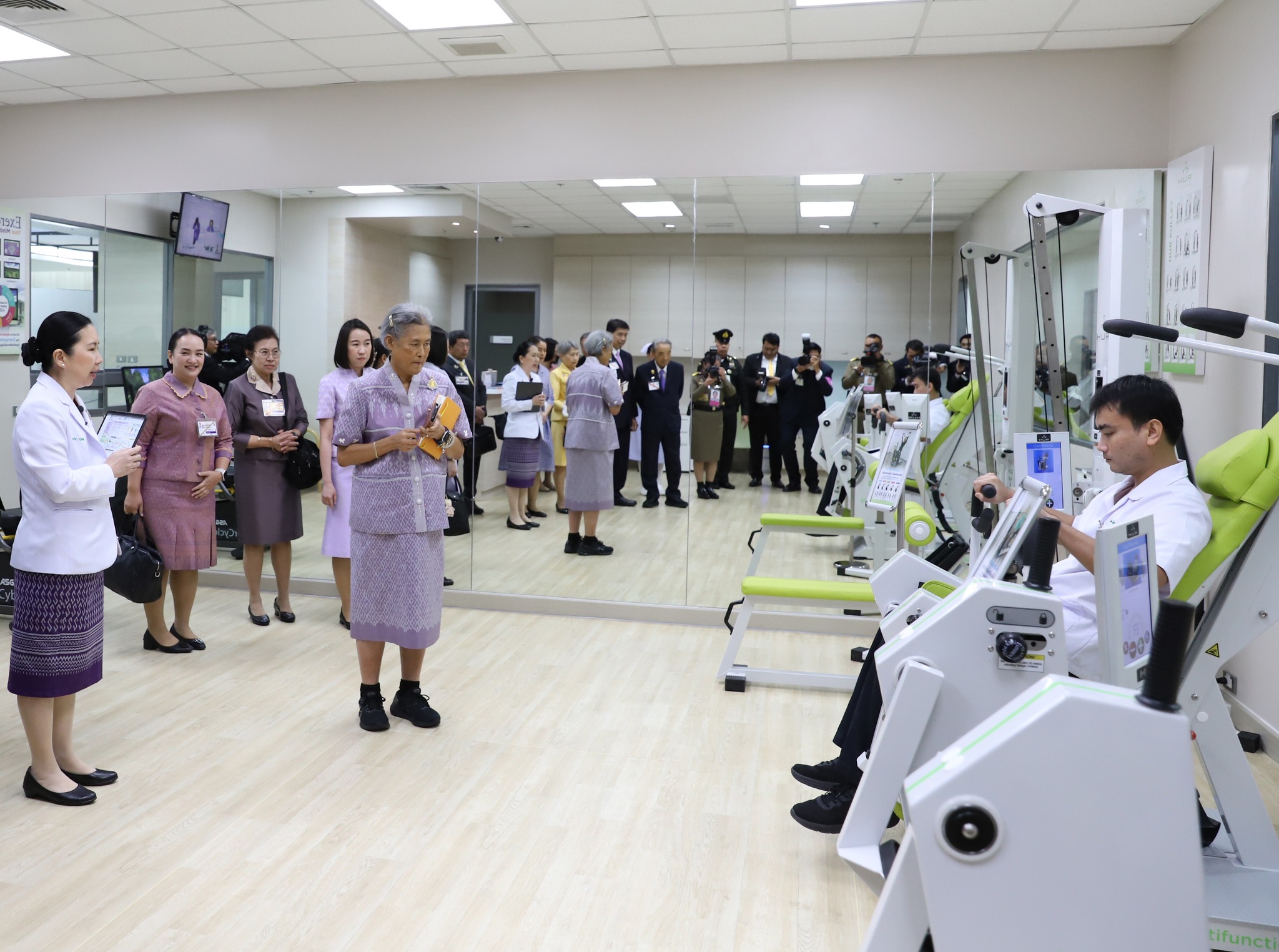 ศูนย์ออกกำลังกายอัจฉริยะผู้สูงวัย (SMART GYM FOR ACTIVE AGING) โรงพยาบาลจุฬาลงกรณ์ สภากาชาดไทย