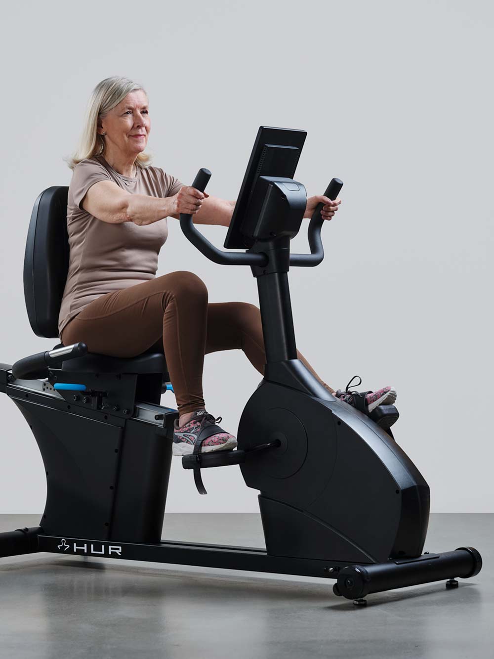 HUR SmartTouch Recumbent Bike จักรยานออกกำลังกายแบบนั่งเอนปั่น